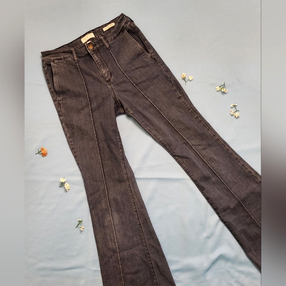Dark wash blue jeans by Sofia Vergara